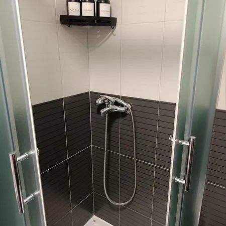 Aries Art Apartament *