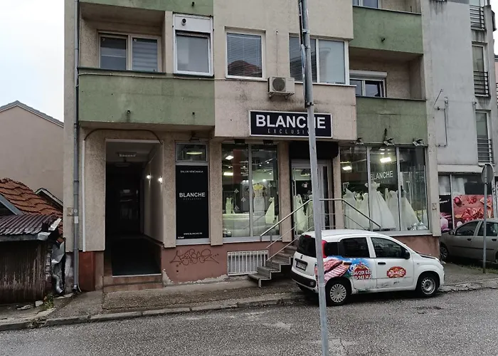 Aries Art Apartment *